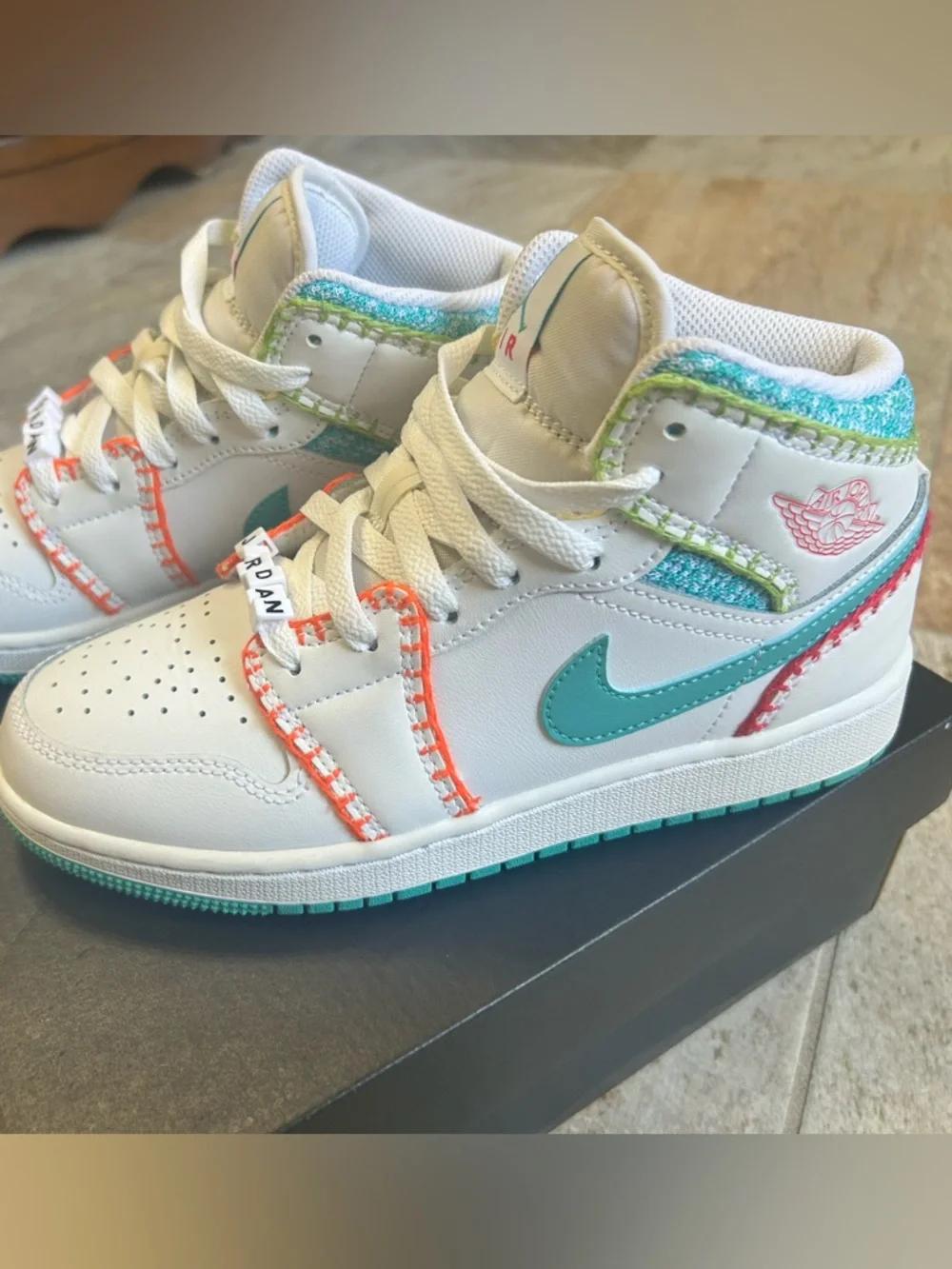 Nike Air Jordan 1 Mid SE GS Multi Knit White Teal Rush Pink Orange Youth 4Y - Picture 4 of 10